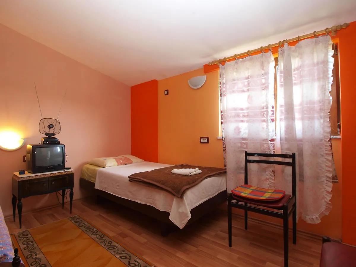 Apartments Slavica 382 普拉